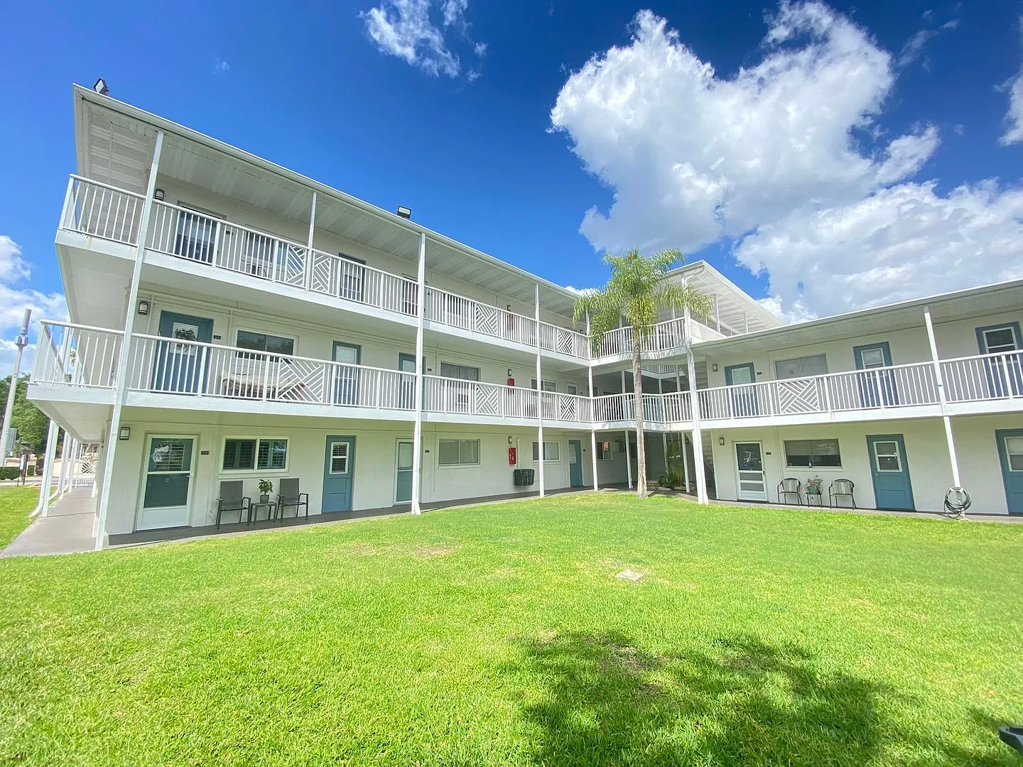 1 bed, 1.0 bath, 640 sqft, $1,325 — Photo 1