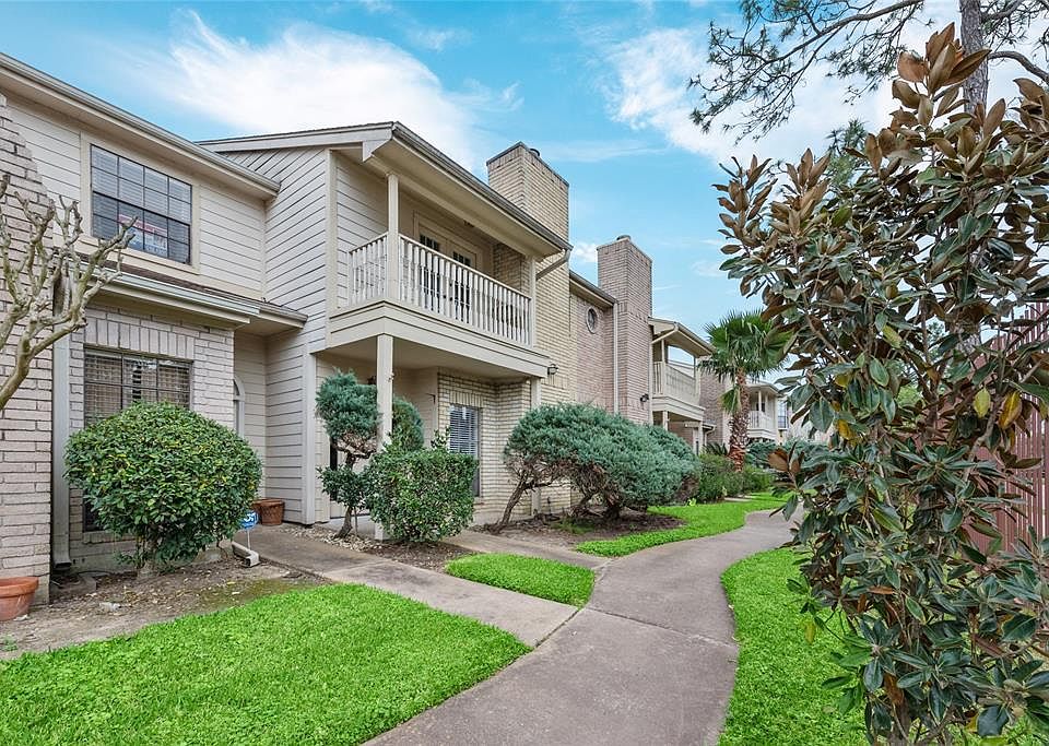 1st image of 800 Country Place Dr Unit 502