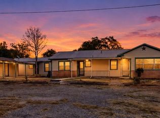 504 N WALNUT ST, Pearsall, TX 78061