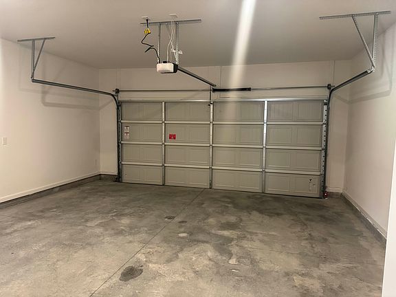 2 cars garage