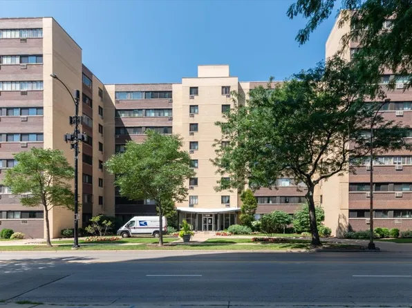6300 N Sheridan Rd APT 710, Chicago, IL 60660