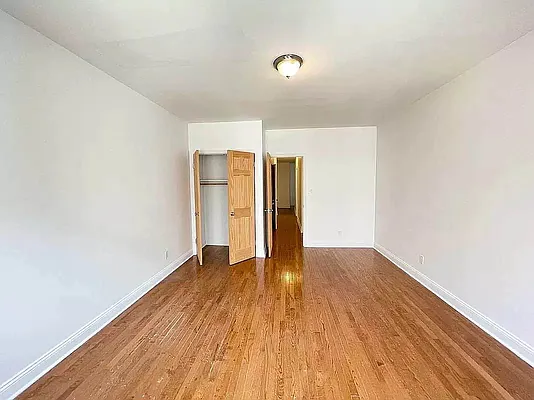 Rented by Bruma Realty LLC | media 7