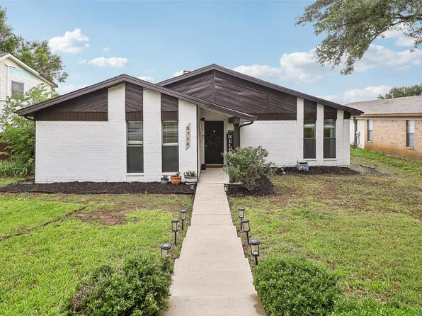 3713 Fairfield Dr, Carrollton, TX 75007