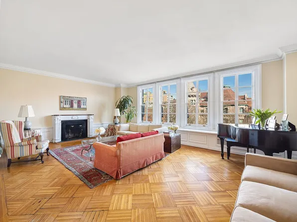 44 W 77th St #8W, New York, NY 10024