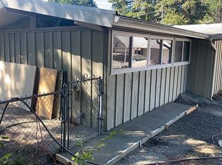 903 4th St NE, Puyallup, WA 98372