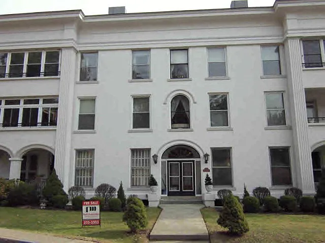 4 Arlington Drive Unit 3L photo 1