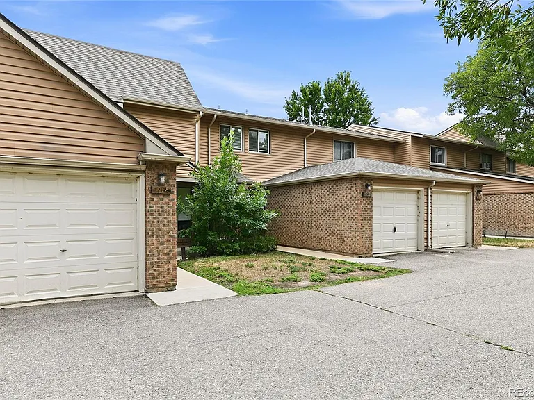 1910 Centaur Cir — Photo 4