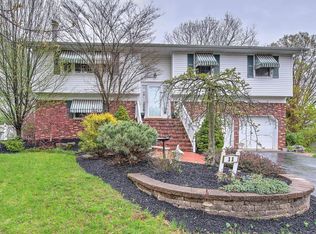 11 Stonehenge Dr, Ocean, NJ 07712