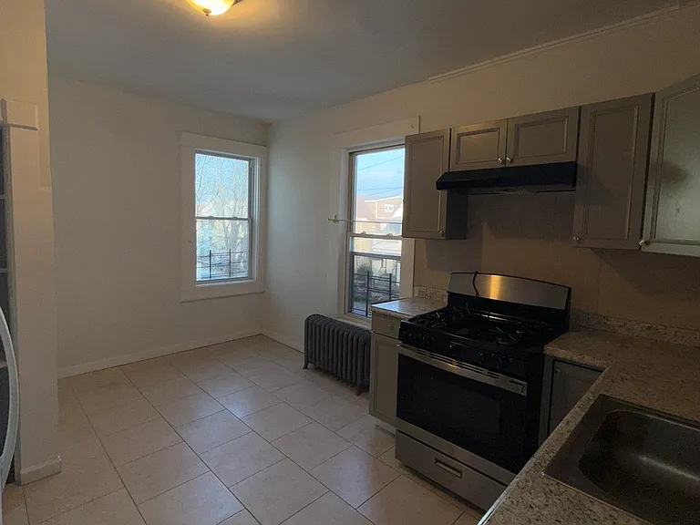 477 Park Ave #1 — Photo 2