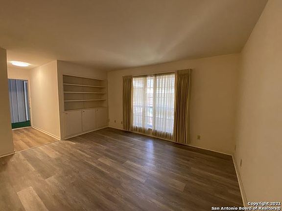 4th image of 8401 N New Braunfels Ave APT 237A