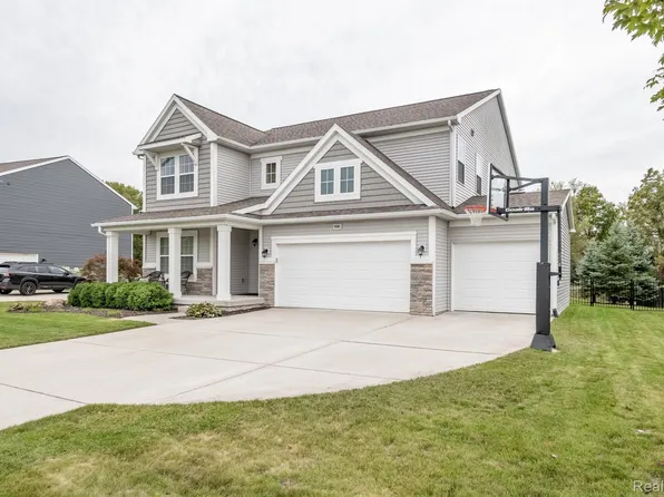 9595 Neumann Cir, Ypsilanti, MI 48197