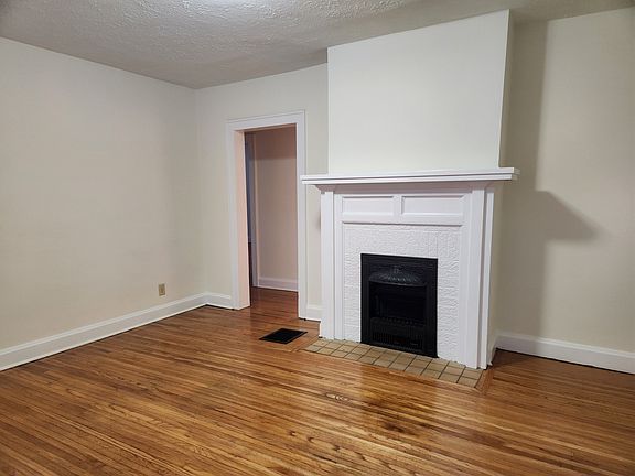 3rd image of 1526 W 3rd Ave