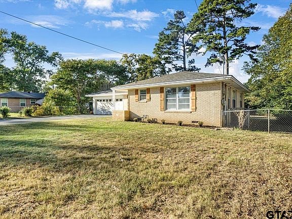 4th image of 2936 Rollingwood Dr