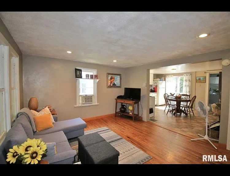 501 S Henry St — Photo 6