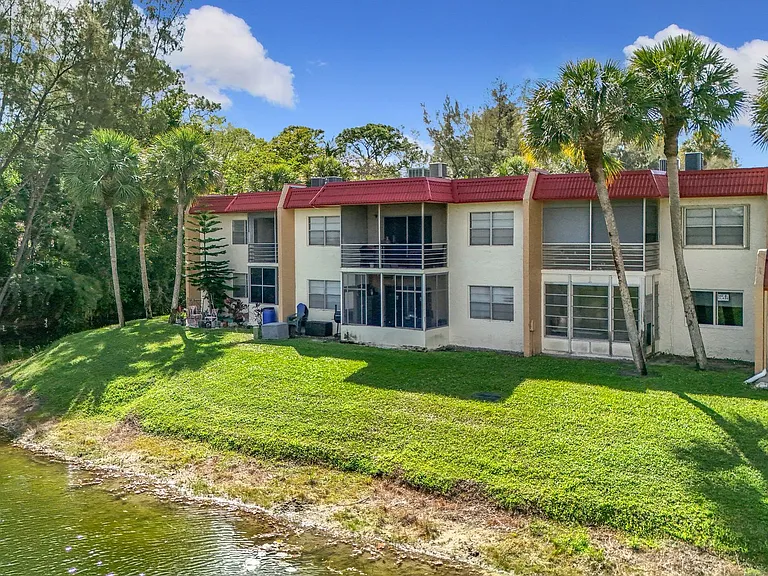 235 Lake Dora Dr — Photo 5