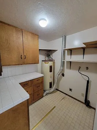 560 N Water Ave #4 — Photo 9