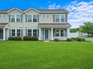 82 Mandy Dr, Oswego, IL 60543