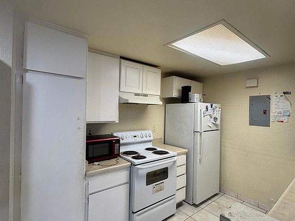 2nd image of 2031 Dairy Mart Rd Unit 1