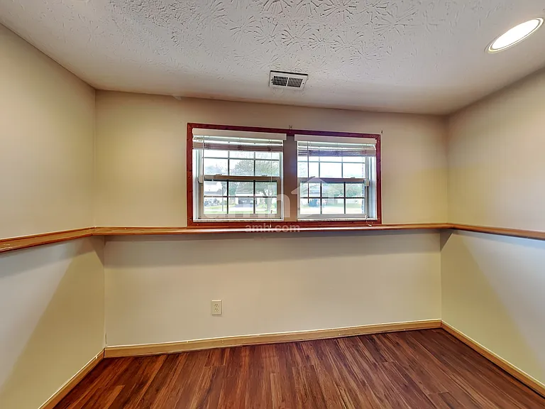 5448 Longworth Dr — Photo 20