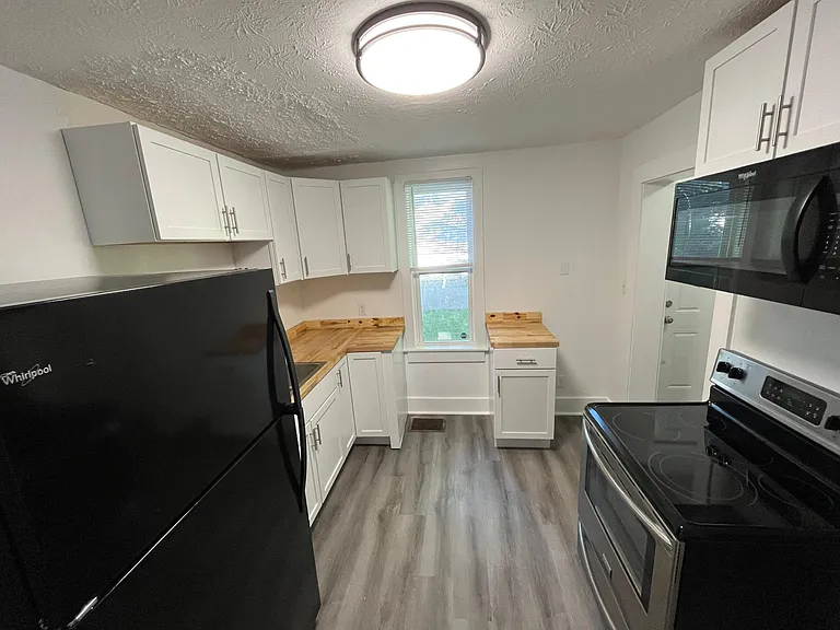 2943 N Park Ave — Photo 7