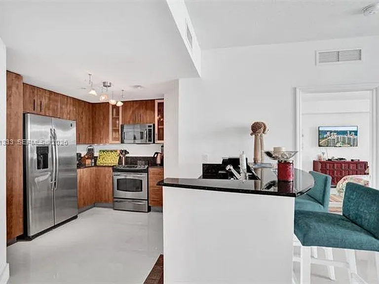 7900 Harbor Island Dr #704 — Photo 16