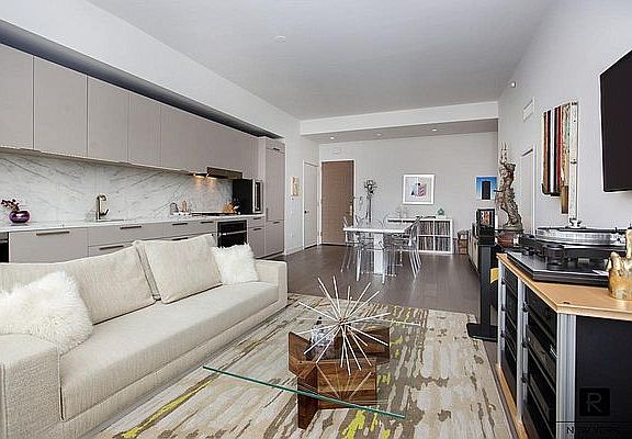 3rd image of 305 E 51st St APT 26B