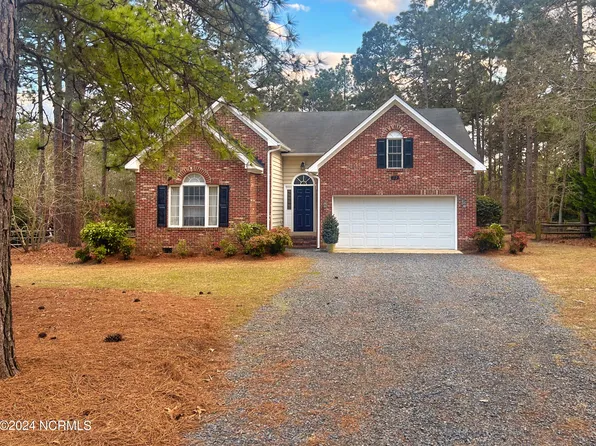 112 Pinecone Court, West End, NC 27376