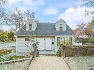 2 Elizabeth St, Ridgefield, NJ