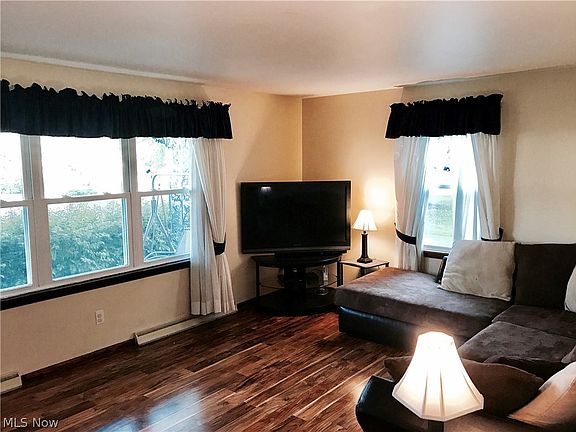 5th image of 5135 Calla Ave NW