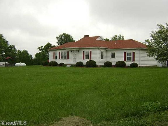 2nd image of 1585 S State Highway 61