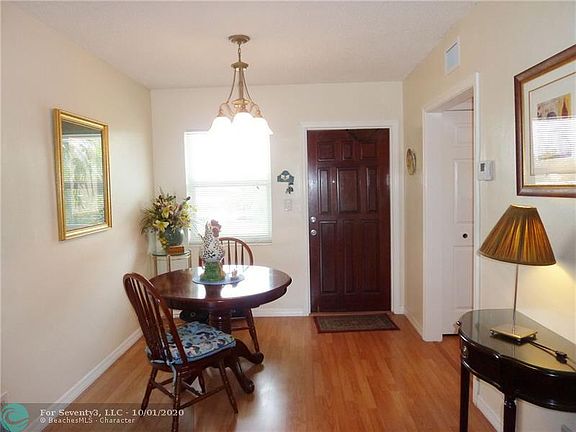 4th image of 1510 SE 15th St APT 304