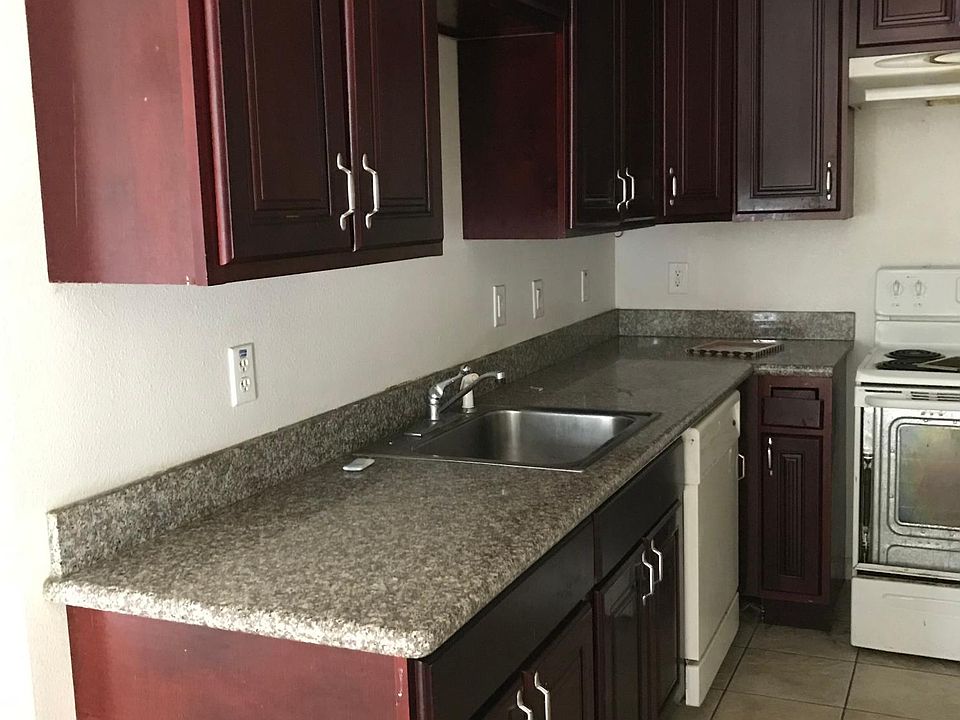 2nd image of 1101 Dimarco St APT B