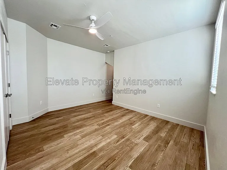 1701 NW 12th St #4 — Photo 5