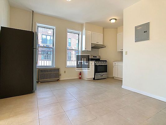 2nd image of 888 5th Ave APT 2