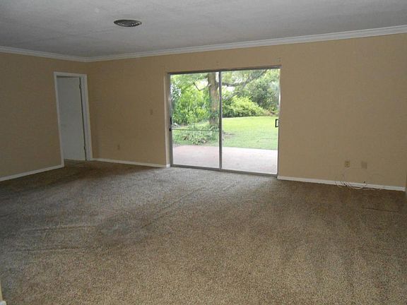 2nd image of 528 W Carole St