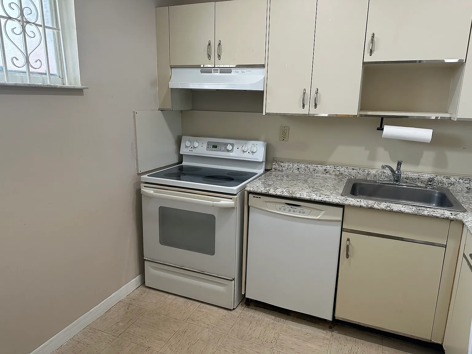 2 bed, 900 sqft, $1,750 — Photo 4