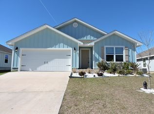 208 Laurel Hill St, Crestview, FL 32539