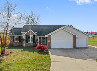 478 Falcon Dr, Pulaski, WI 54162