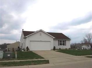 186 Green Knoll Dr, Franklin, OH 45005