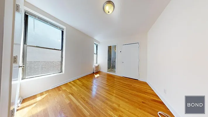 Rented by Bond New York | media 17