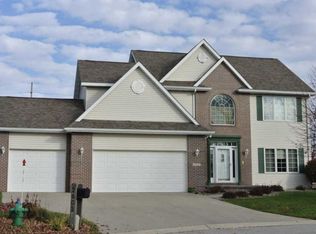 2902 Arrowwood Cir, Ames, IA 50014