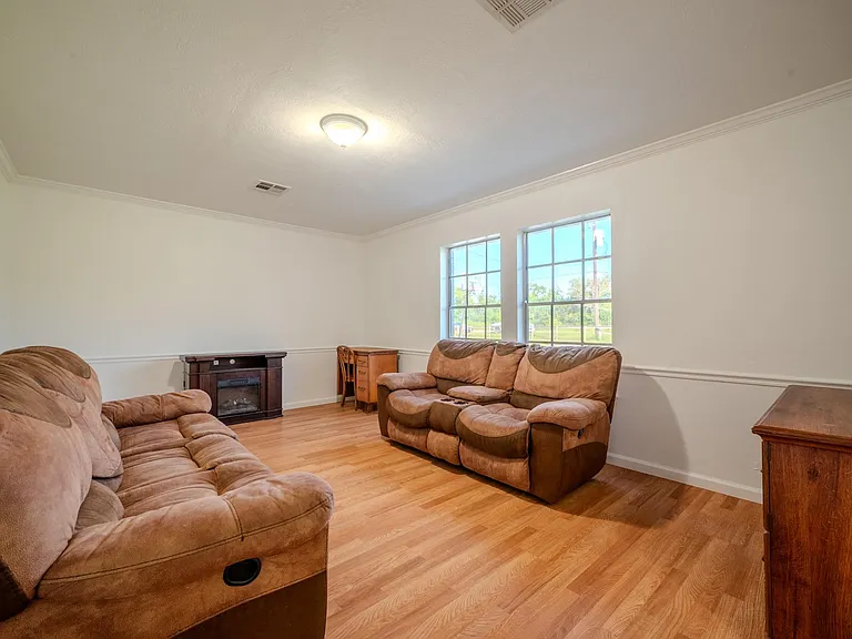 1102 Crosby Dayton Rd — Photo 10
