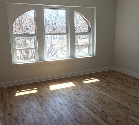 2nd image of 4300 Larchwood Ave APT 3