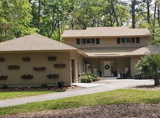 17 Gloucester Rd, Hilton Head Island, SC 29928