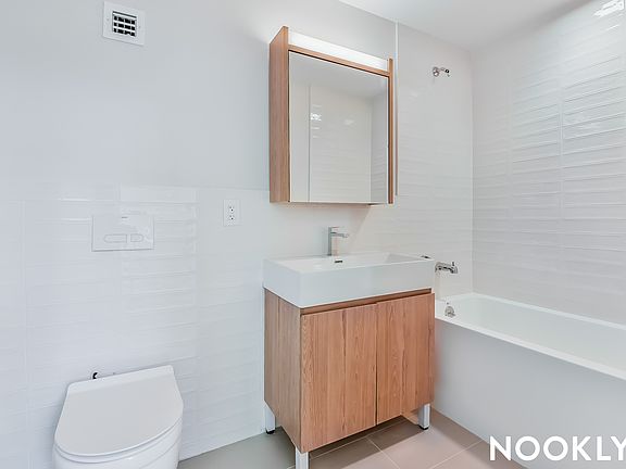 5th image of 619 Throop Ave #3C