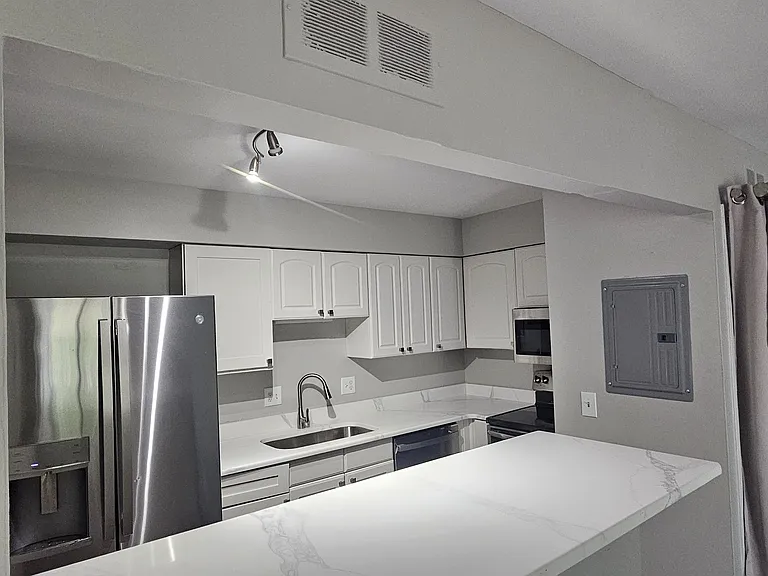 Shiawassee Cir — Photo 8