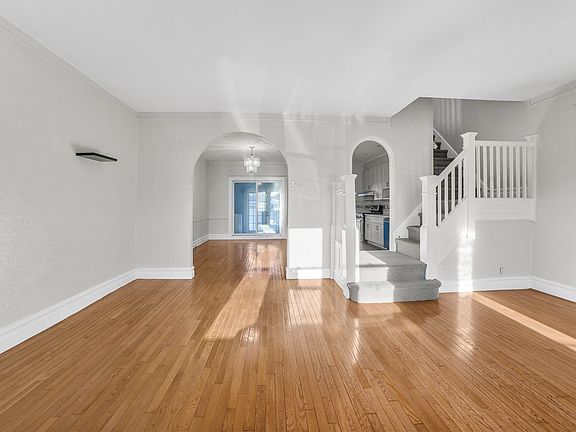 5th image of 8981 Vanderveer St