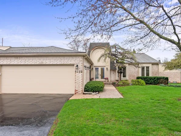 5129 Woodlands Ln, Bloomfield Hills, MI 48302