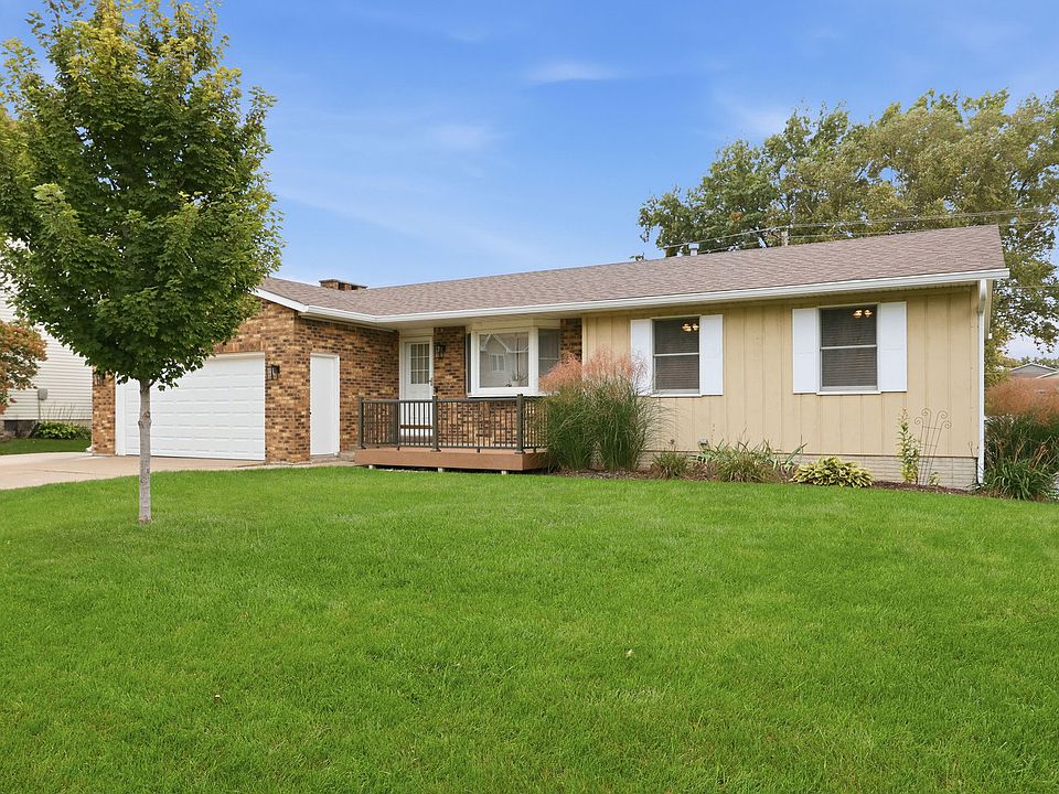 1st image of 609 W Valley Dr