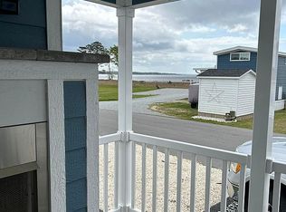 400 Wetherington Landing Rd, Stella, NC 28582